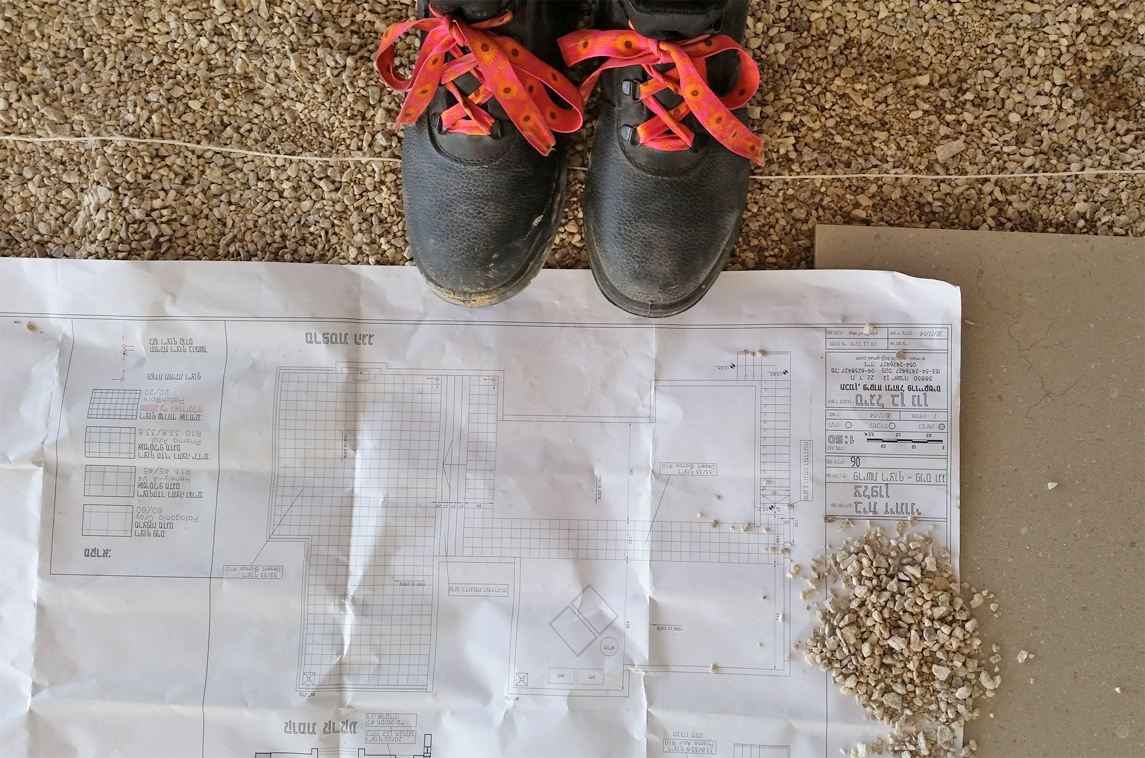 סיגל בן נון - אדריכלית בעבודה